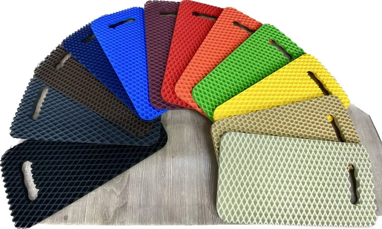 Paleta de culori EVA disponibile, pe bucăți de material